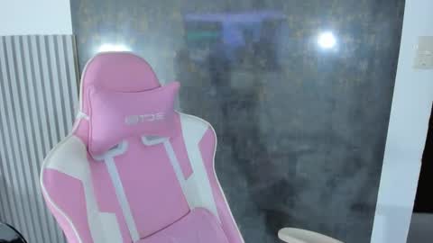 Lana online show from March 21, 5:50 pm