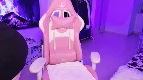 Eva online show from February 25, 3:10 am