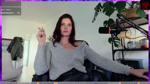 Snapshot of lana_the_virus chatting on October 7, 12:56 pm Lana The Virus online show from October 7, 12:56 pm