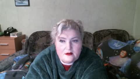 lanacat555 online show from February 4, 6:45 pm