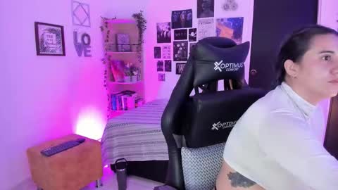 lanaherondale_ online show from November 27, 9:28 am