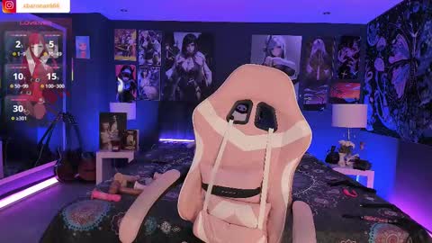 L A N A  online show from September 25, 9:33 pm