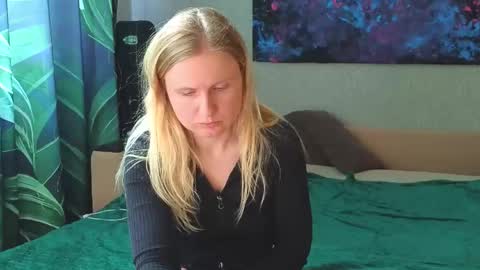 LanaviSmith online show from May 22, 6:42 am