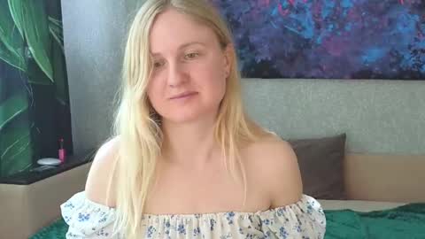 LanaviSmith online show from May 13, 6:23 am