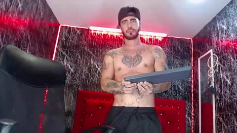 Lancelot Benwick online show from February 18, 1:21 am