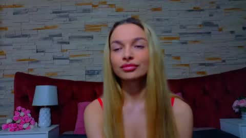 Lanna online show from April 18, 7:18 pm