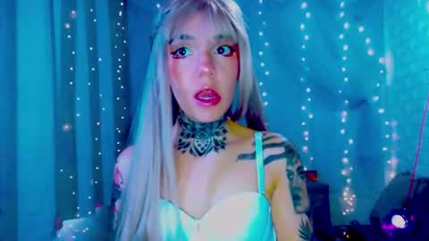 LANNIE   online show from March 9, 1:05 pm