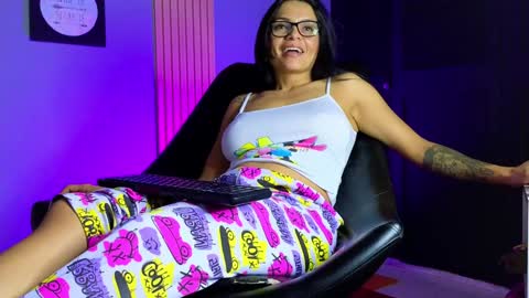 Snapshot of lapaisita1 chatting on February 3, 9:08 am la paisita online show from February 3, 9:08 am