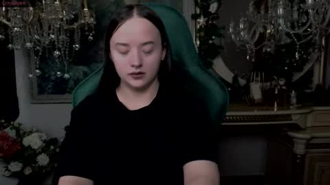 lara_benson_ online show from December 2, 11:19 am