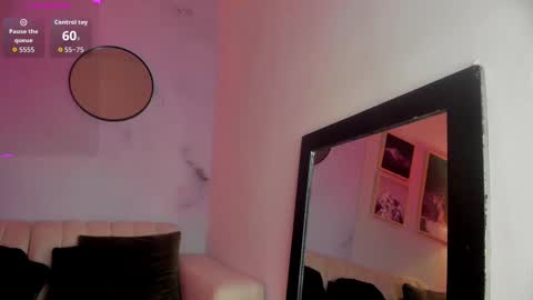 Snapshot of lara_madisson chatting on October 2, 6:01 am Lara Madisson online show from October 2, 6:01 am