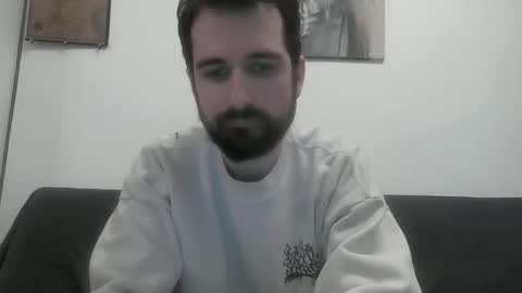 laraaan online show from November 9, 3:37 pm