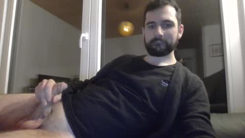 laraaan online show from March 15, 6:33 pm