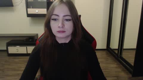 Laralianna online show from January 4, 10:34 pm