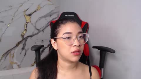 laralmanza online show from February 16, 1:42 pm