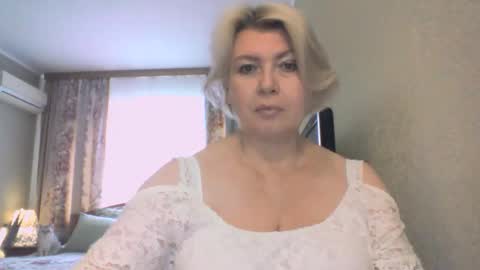 laramrs online show from November 4, 8:04 am