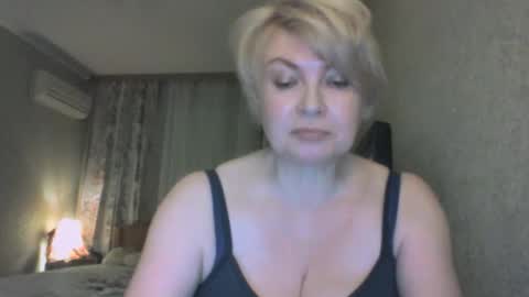 laramrs online show from April 18, 6:43 pm