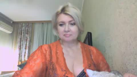 laramrs online show from November 21, 5:55 pm