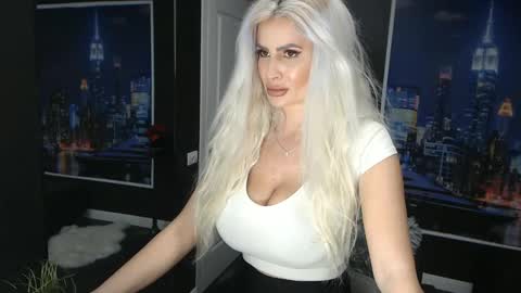 laras_moans online show from March 5, 11:38 am