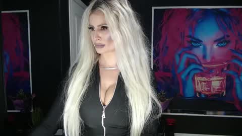 laras_moans online show from November 19, 8:46 am