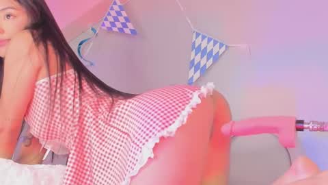 Snapshot of larastanford01 chatting on September 28, 2:20 am Lara Give it a thumbs up please its important online show from September 28, 2:20 am