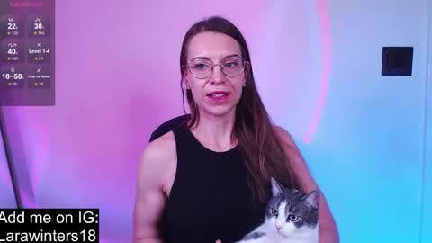 larawinters online show from February 8, 11:52 pm