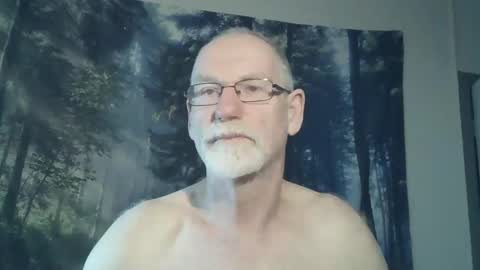 Snapshot of larbie chatting on December 27, 3:37 pm Larbie online show from December 27, 3:37 pm