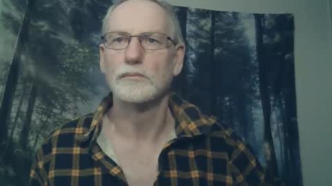 Snapshot of larbie chatting on February 2, 1:12 am Larbie online show from February 2, 1:12 am