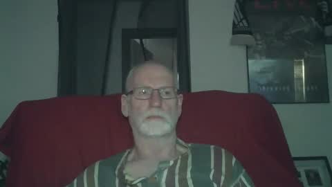 Snapshot of larbie chatting on October 15, 9:43 am Larbie online show from October 15, 9:43 am