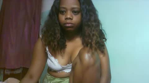 Snapshot of larissa645771 chatting on September 13, 8:33 pm larissa645771 online show from September 13, 8:33 pm