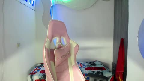 larry online show from April 14, 9:18 pm