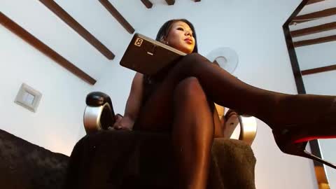 Snapshot of laryssa_swayer chatting on September 24, 1:40 pm Laryssa online show from September 24, 1:40 pm