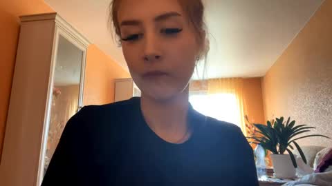 Sara online show from May 10, 8:32 am