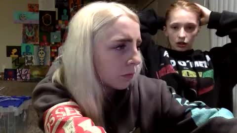 Roxy blue online show from February 22, 5:55 am