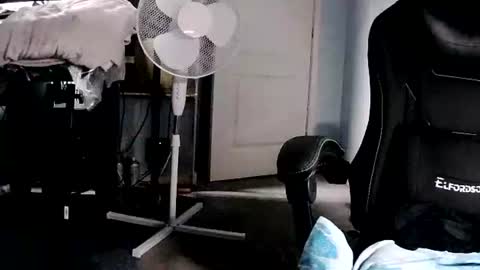 latexchris77 online show from May 1, 3:11 am