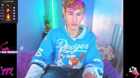 latin_boysxxx_ online show from March 22, 2:04 am