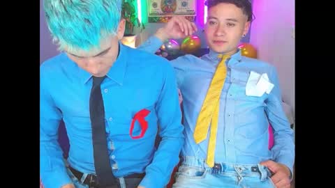 Snapshot of latin_boysxxx_ chatting on October 16, 4:01 am latin_boysxxx_ online show from October 16, 4:01 am