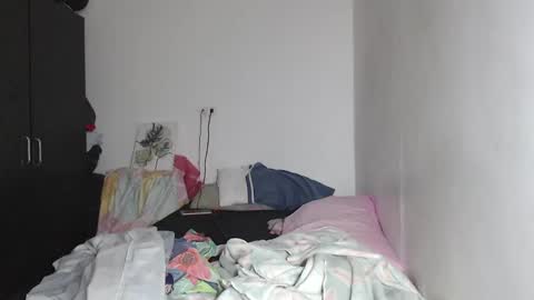 Snapshot of latin_meg chatting on December 6, 6:55 pm M E G A N online show from December 6, 6:55 pm