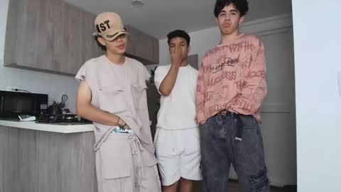 Snapshot of latin_naughty_boys chatting on September 22, 6:23 pm latin_naughty_boys online show from September 22, 6:23 pm