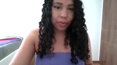 Snapshot of latina_hot84 chatting on October 20, 2:55 pm Mercedes online show from October 20, 2:55 pm