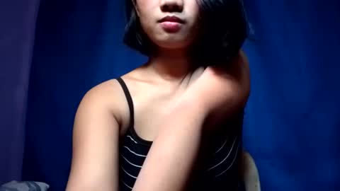 latina_shaine online show from March 29, 4:47 am