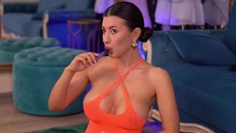 Snapshot of latinaloco chatting on March 8, 6:37 pm Latina online show from March 8, 6:37 pm