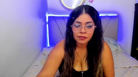 latinamav22 online show from May 5, 6:57 pm