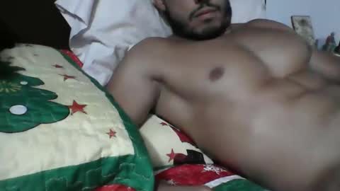 latinboy_26 online show from December 26, 2:33 am
