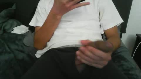 latinman7945 online show from April 3, 7:04 am