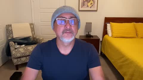 QS - INDEPENDENT MODEL online show from November 5, 4:25 am