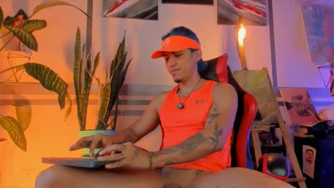 latino_boysmiles online show from March 16, 3:27 pm