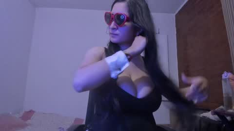 Snapshot of latinsweetx19 chatting on February 7, 2:29 am LatinSweetx 19 online show from February 7, 2:29 am