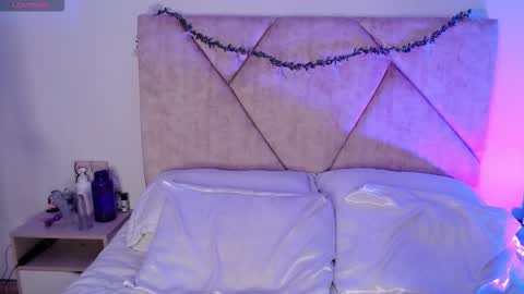 Laura online show from November 26, 2:42 am