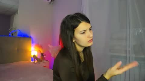 Laura online show from November 30, 6:42 am