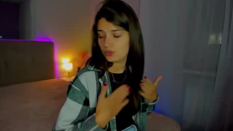Snapshot of laura__leee chatting on September 26, 6:54 am Laura online show from September 26, 6:54 am